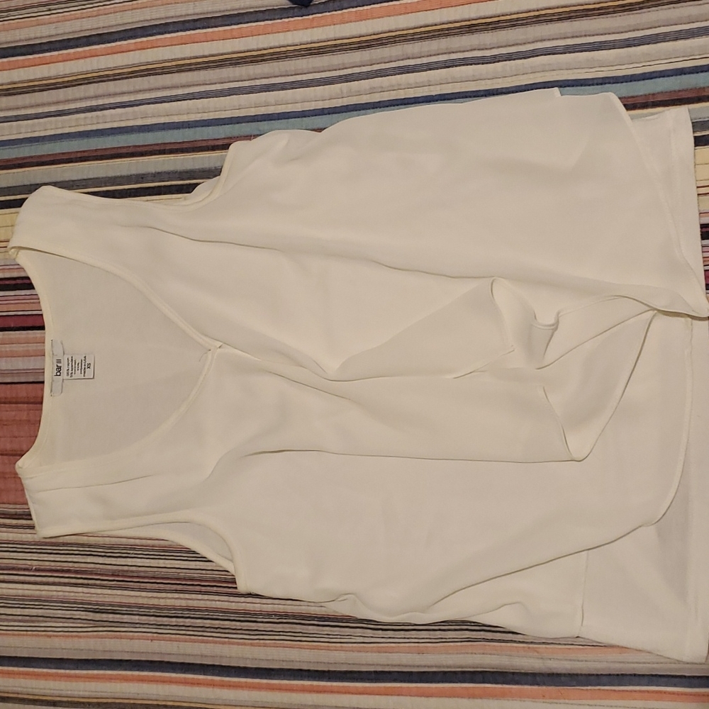 White top/blouse